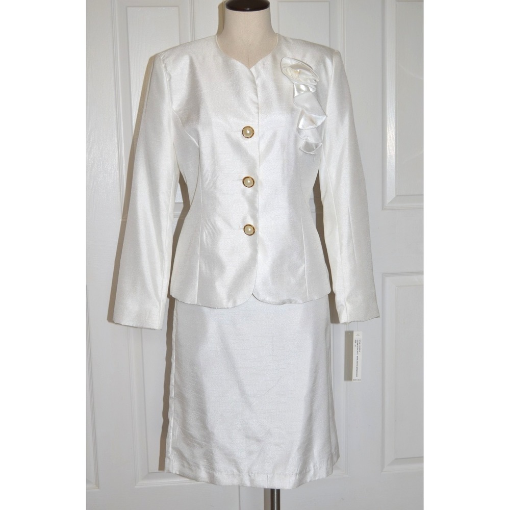 Nwt's Danillo Womens Size 8 White 100% Polyester 2 Piece Skirt Suit Button Front